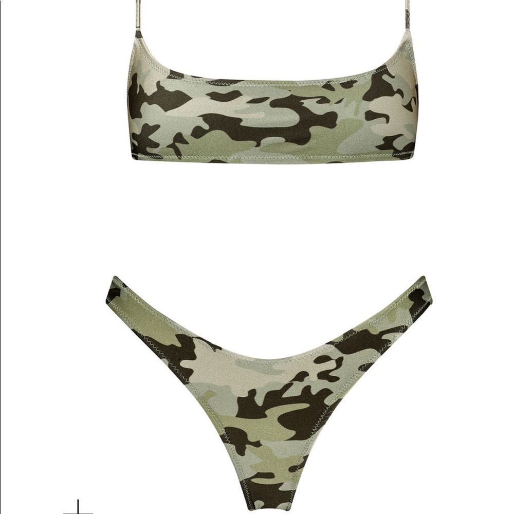 ISO : camo galaxy bikini